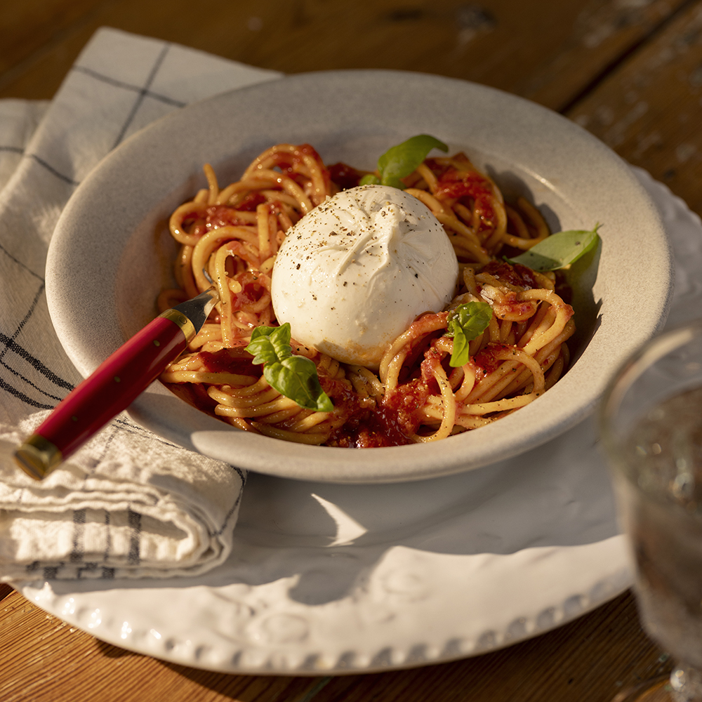 Ndujapasta med Burrata